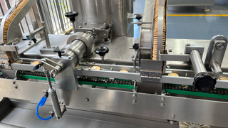 Single Row Cream Biscuit Sandwiching Machine for Small Bussiness